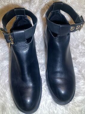 Zara women’s Black leather Ankle Boot with Buckle Strap size 6